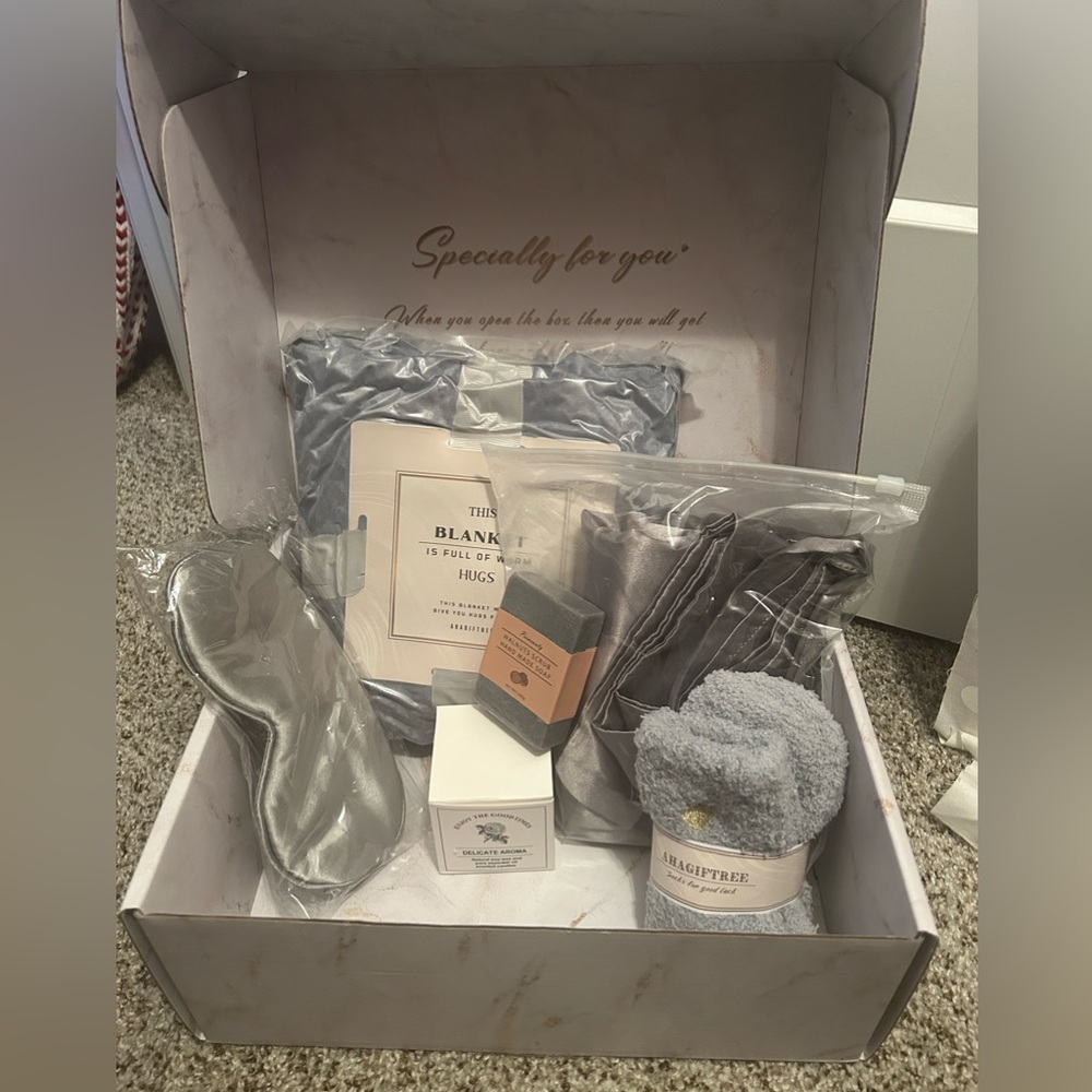 Cozy Gift Box
